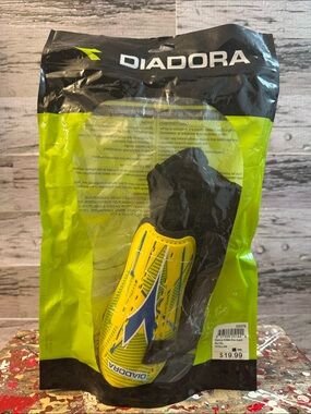 2/$18 Diadora Yellow Youth Soccer Shin Guards Size Small